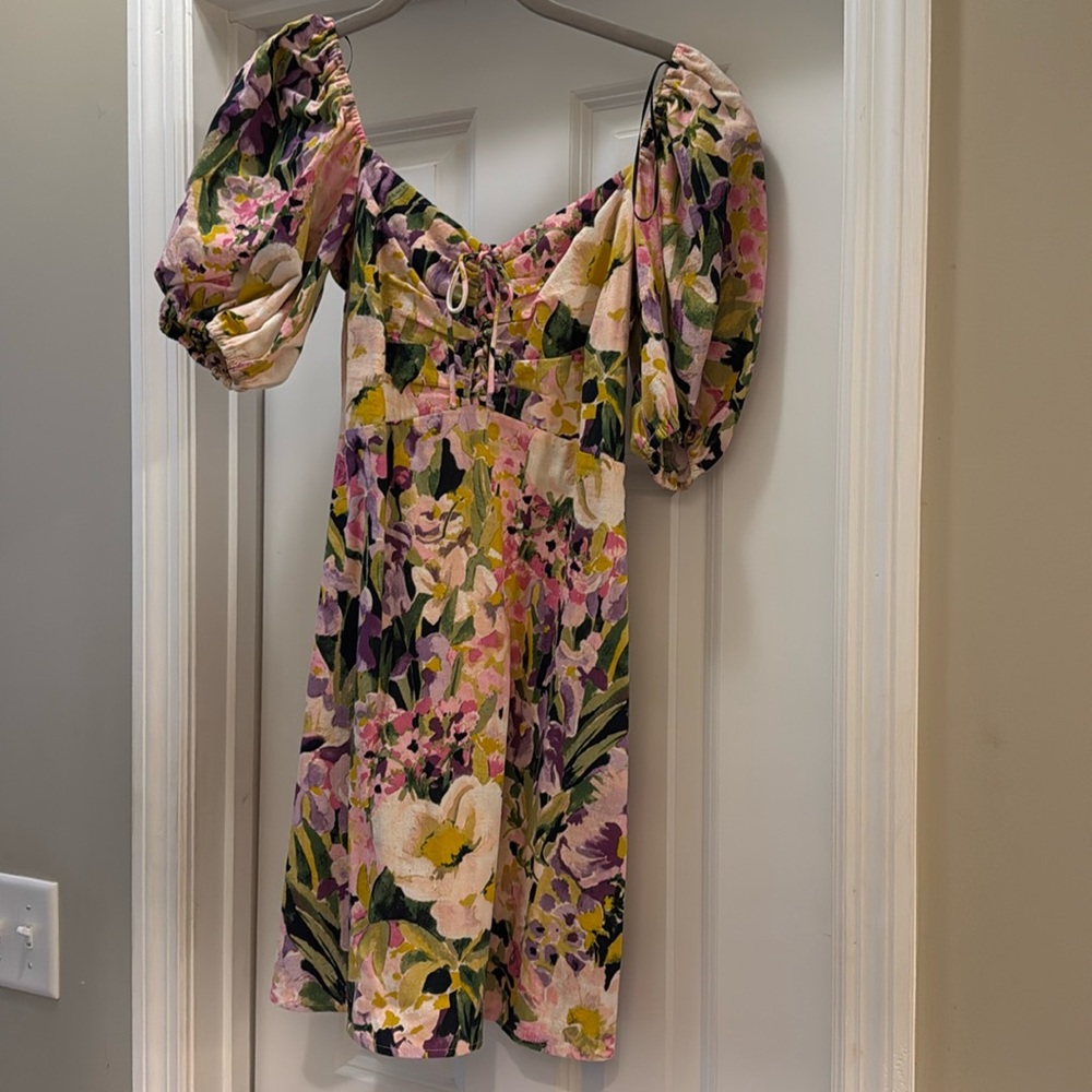H&M floral puff sleeve dress. So cute!